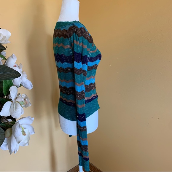 Takeout Size M, Multicolored Ikat print, Button Down Cardigan. - Picture 3 of 11